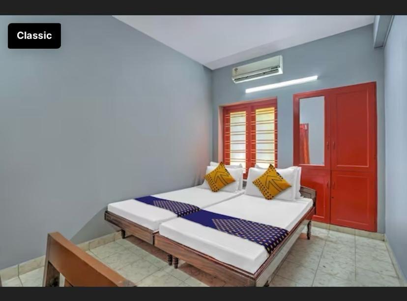 Ss Kkp Tourist Home Thiruvananthapuram ภายนอก รูปภาพ