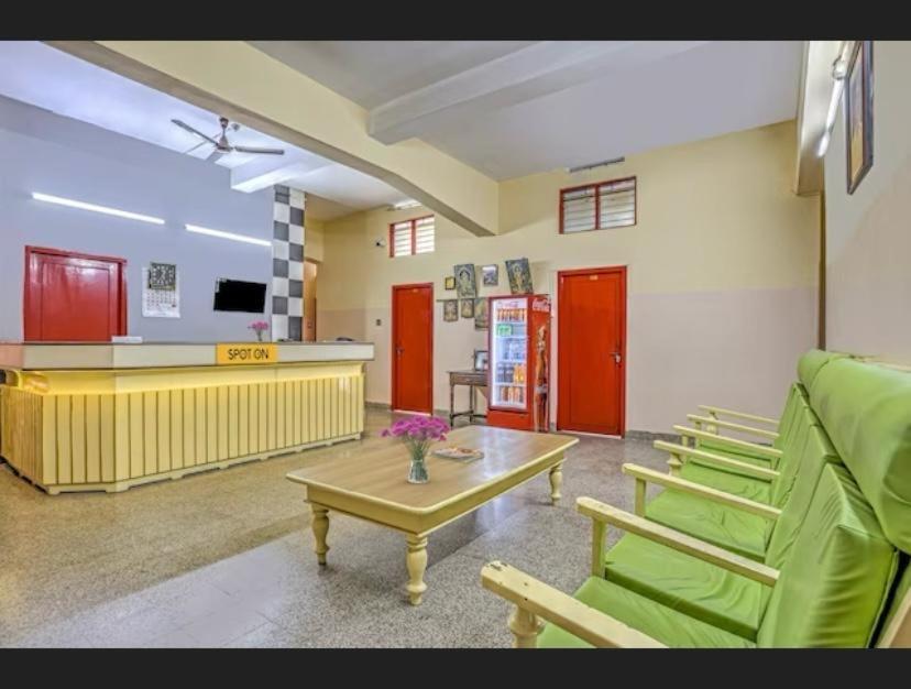 Ss Kkp Tourist Home Thiruvananthapuram ภายนอก รูปภาพ